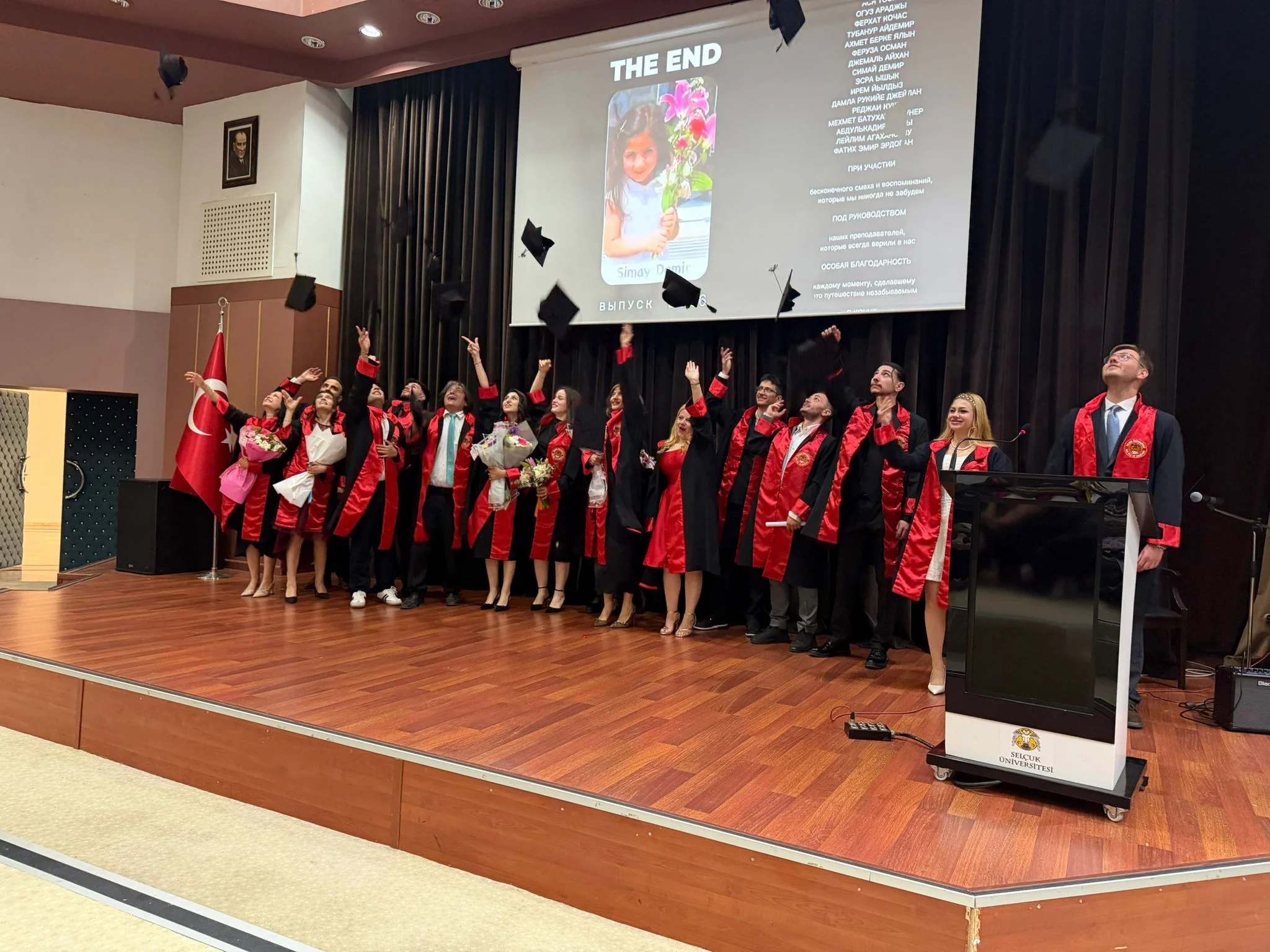 Selçuk Üniversitesi Rus Dili ve Edebiyatı Bölümünde Mezuniyet Coşkusu